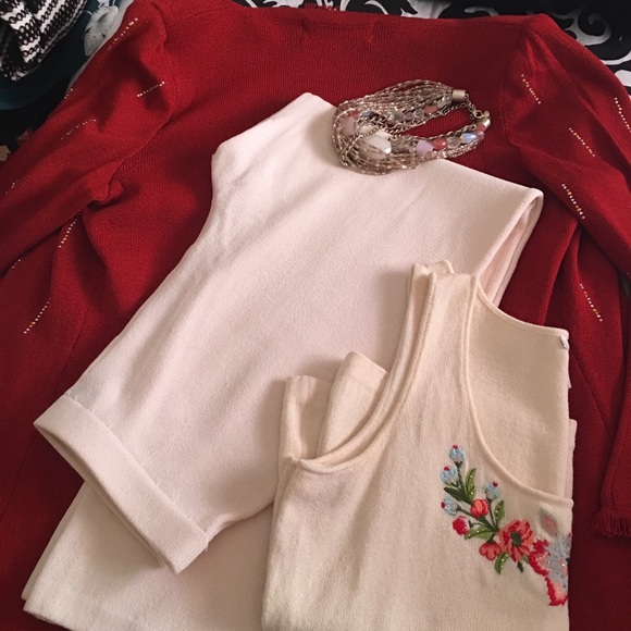 Chic in a modern wide leg pants. - Picture 2 of 8